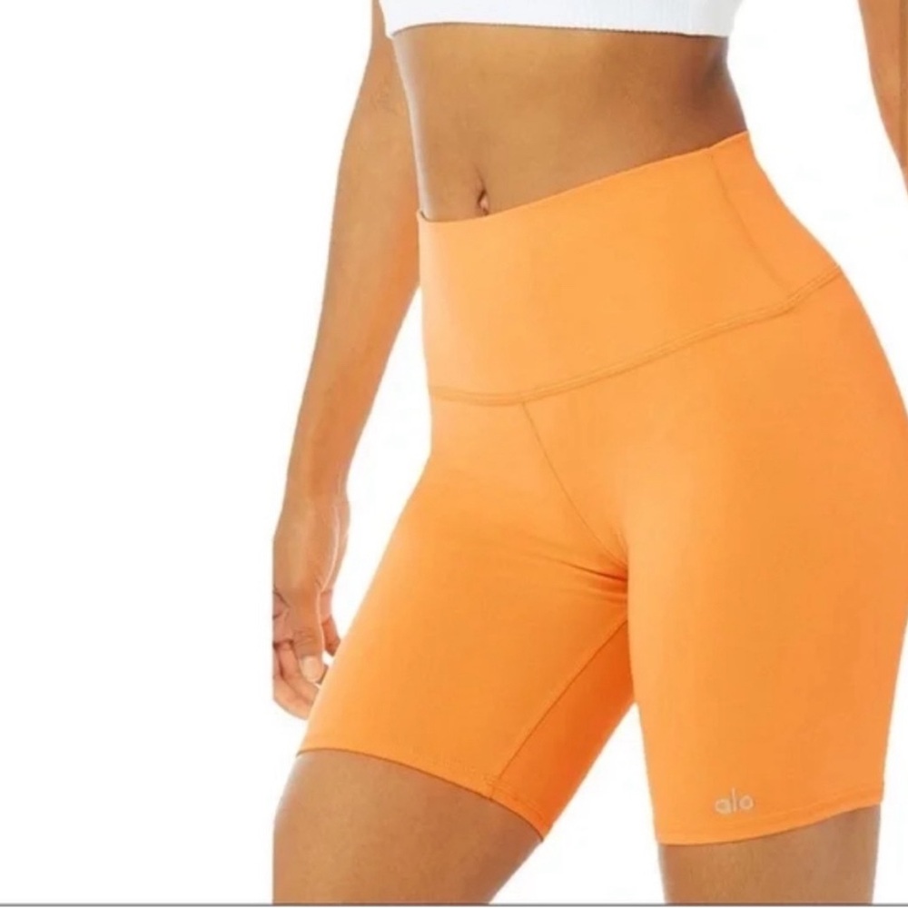 High-Waist Biker Short - Neon Apricot